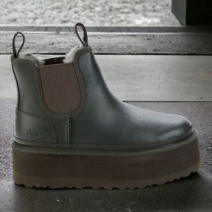UGG NEUMEL SHEARLING PLATFORM CHELSEA BOOTS FOREST SZ  7
